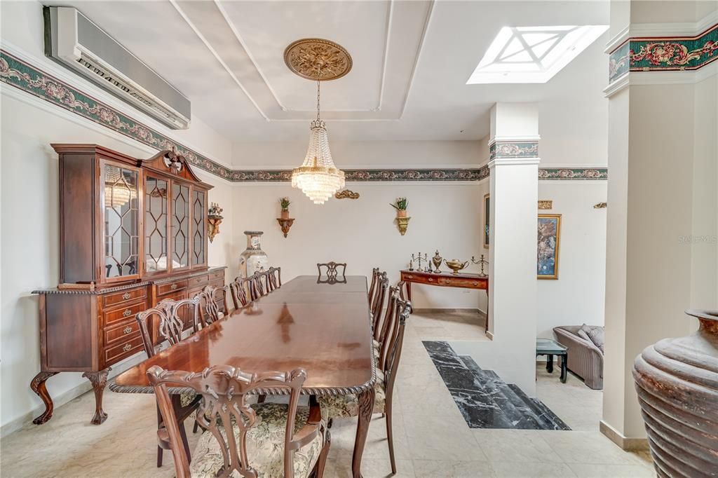 待售: $1,195,000 (5 贝兹, 4 浴室, 0 平方英尺)