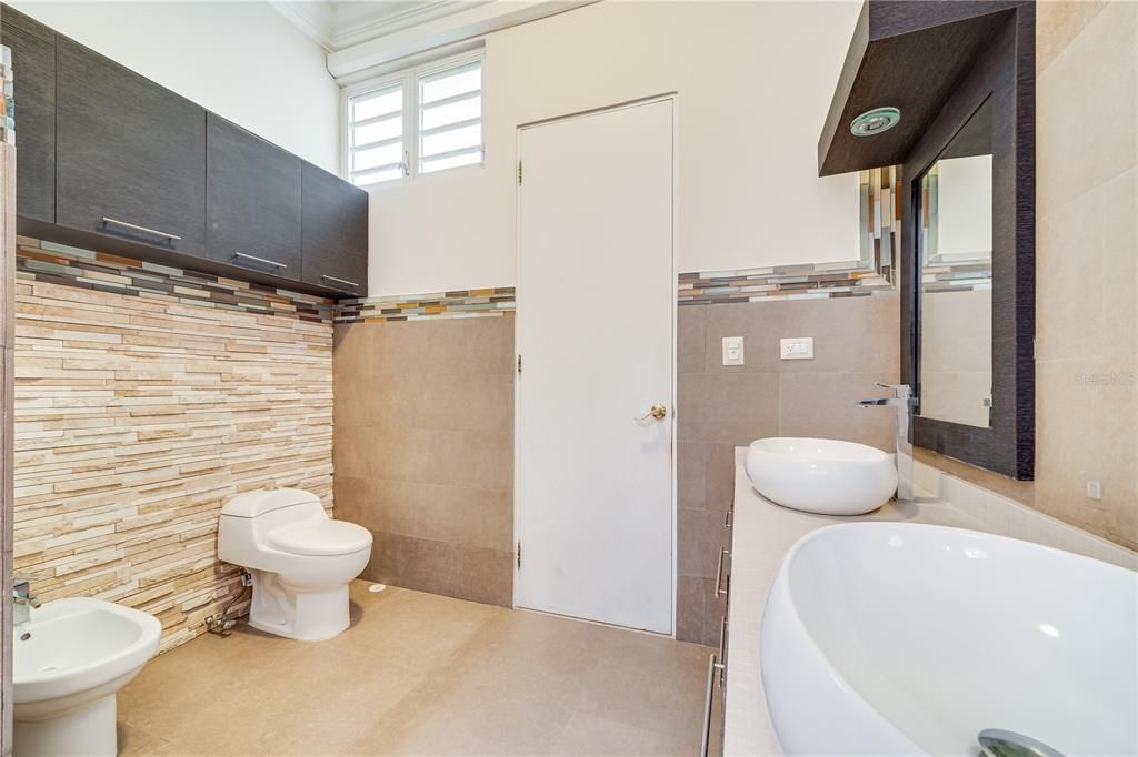 待售: $1,195,000 (5 贝兹, 4 浴室, 0 平方英尺)