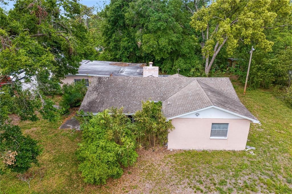 For Sale: $500,000 (2 beds, 1 baths, 2033 Square Feet)