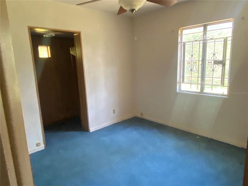 For Sale: $500,000 (2 beds, 1 baths, 2033 Square Feet)