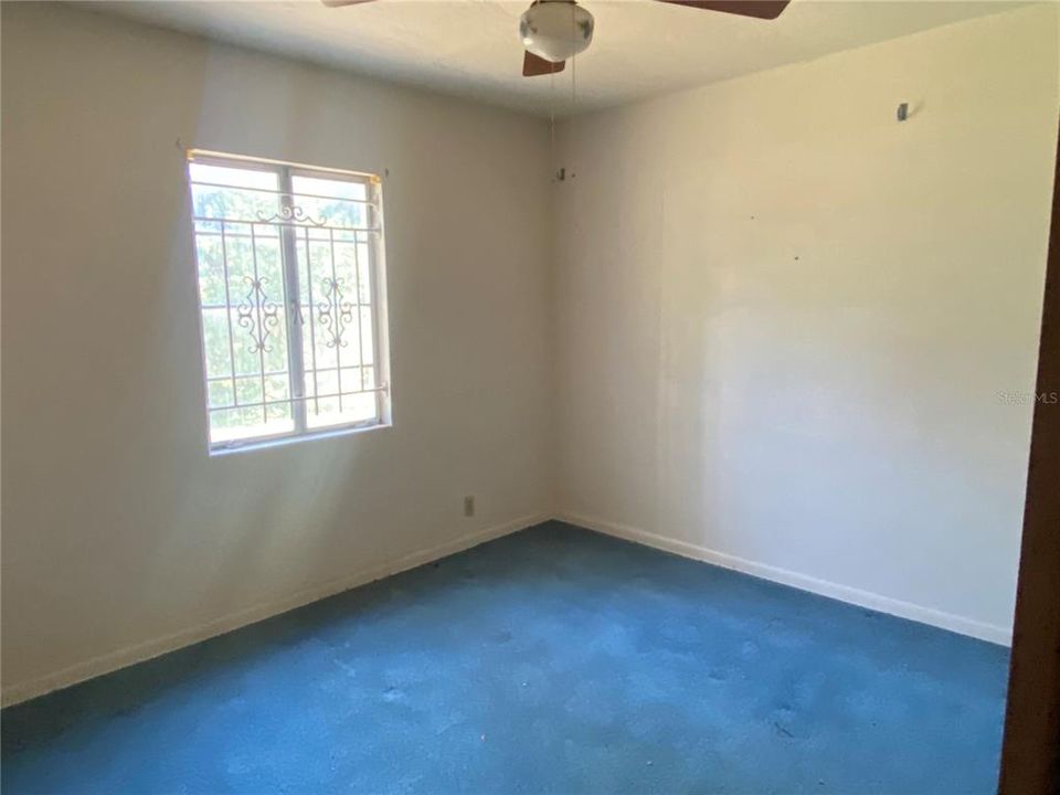 For Sale: $500,000 (2 beds, 1 baths, 2033 Square Feet)