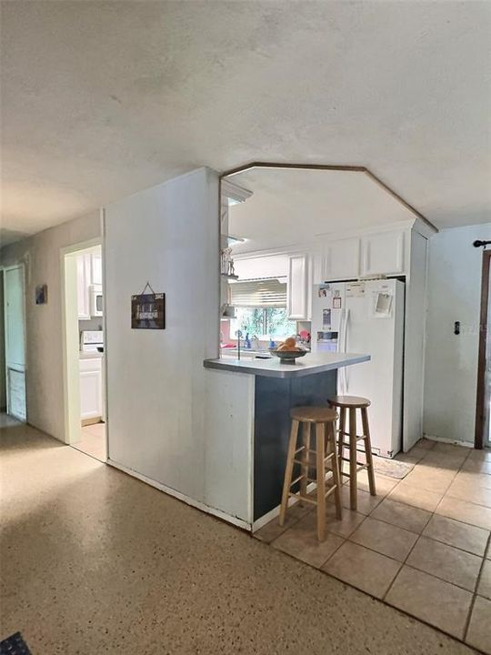 На продажу: $649,500 (3 спален, 2 ванн, 1366 Квадратных фут)