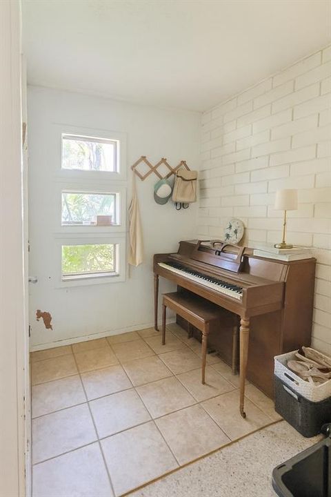 На продажу: $649,500 (3 спален, 2 ванн, 1366 Квадратных фут)