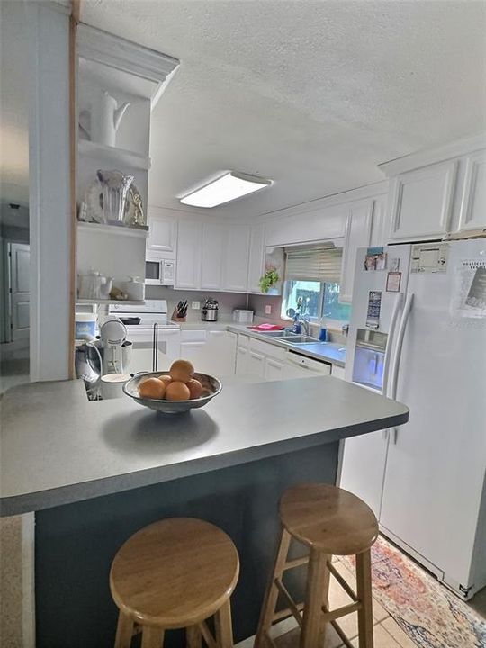 На продажу: $649,500 (3 спален, 2 ванн, 1366 Квадратных фут)