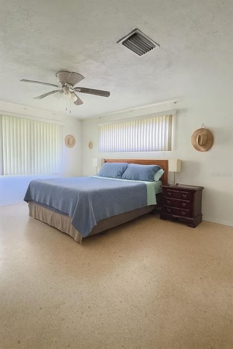 На продажу: $649,500 (3 спален, 2 ванн, 1366 Квадратных фут)