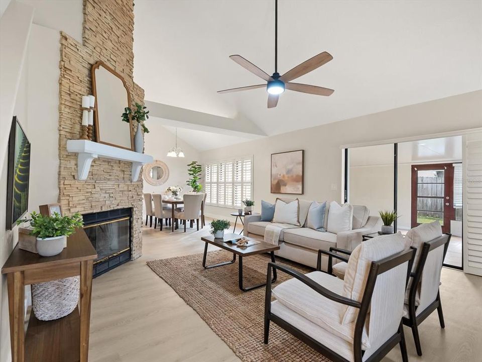 Под контрактом: $419,000 (3 спален, 2 ванн, 1660 Квадратных фут)