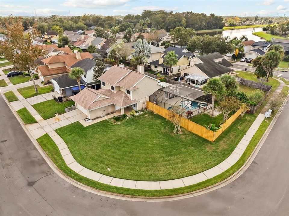 Под контрактом: $419,000 (3 спален, 2 ванн, 1660 Квадратных фут)