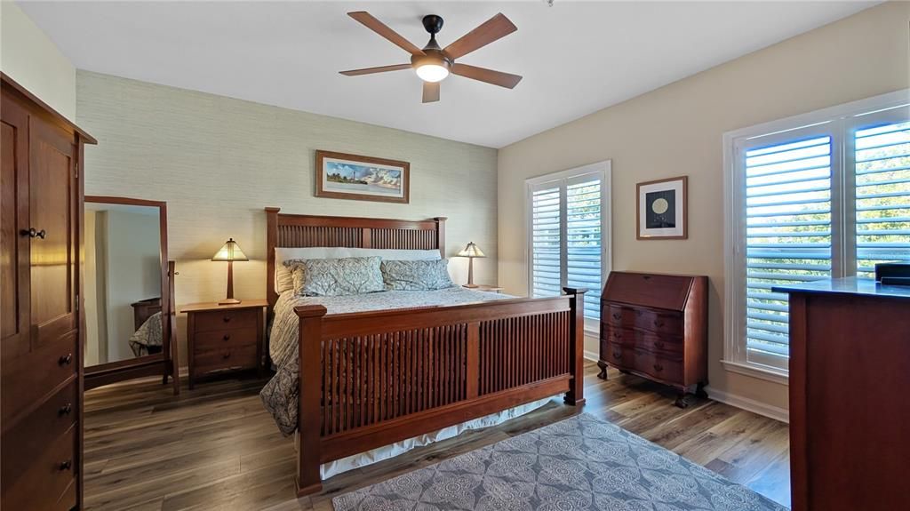 Под контрактом: $595,000 (3 спален, 2 ванн, 1890 Квадратных фут)