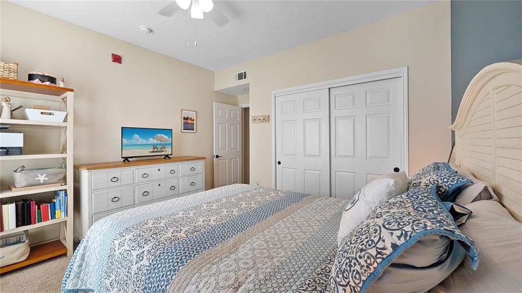 Под контрактом: $595,000 (3 спален, 2 ванн, 1890 Квадратных фут)