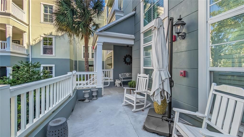 Под контрактом: $595,000 (3 спален, 2 ванн, 1890 Квадратных фут)