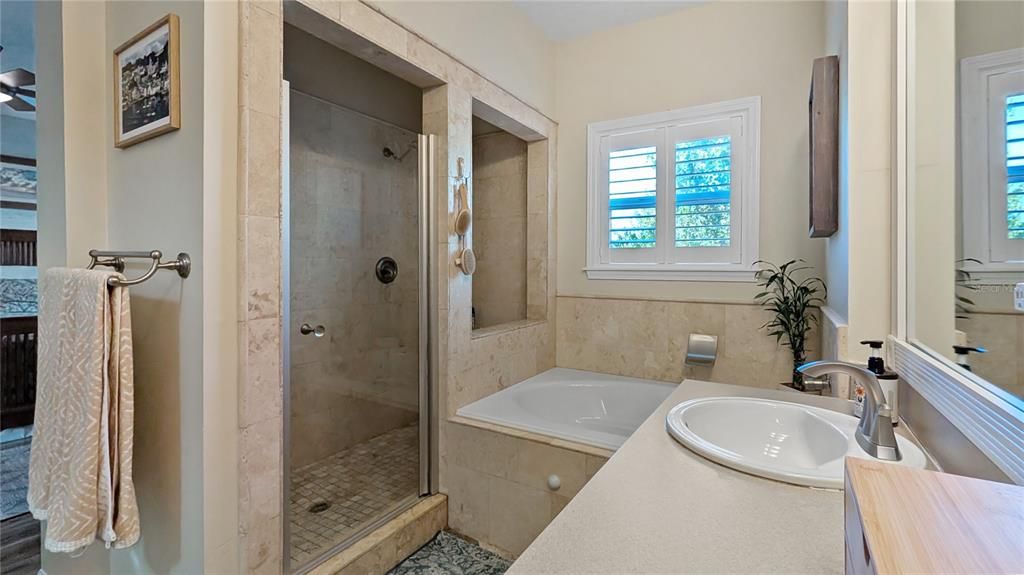 Под контрактом: $595,000 (3 спален, 2 ванн, 1890 Квадратных фут)