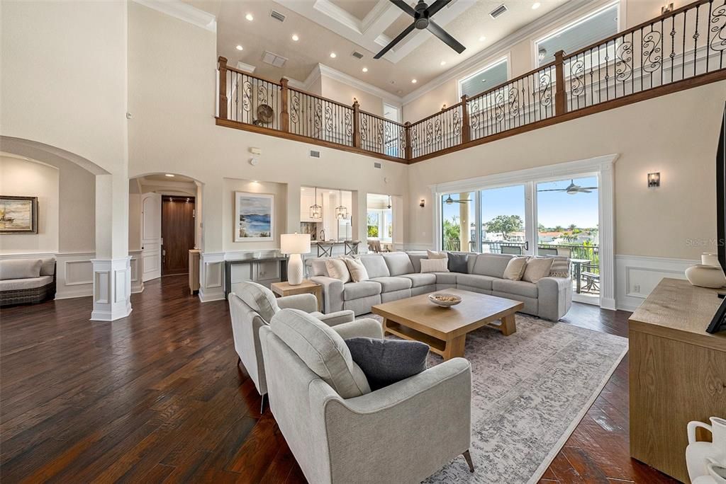 На продажу: $3,890,000 (3 спален, 3 ванн, 4509 Квадратных фут)