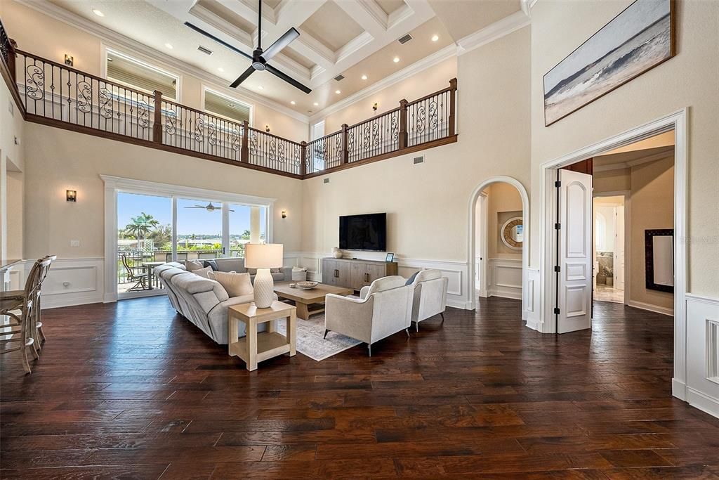 На продажу: $3,890,000 (3 спален, 3 ванн, 4509 Квадратных фут)