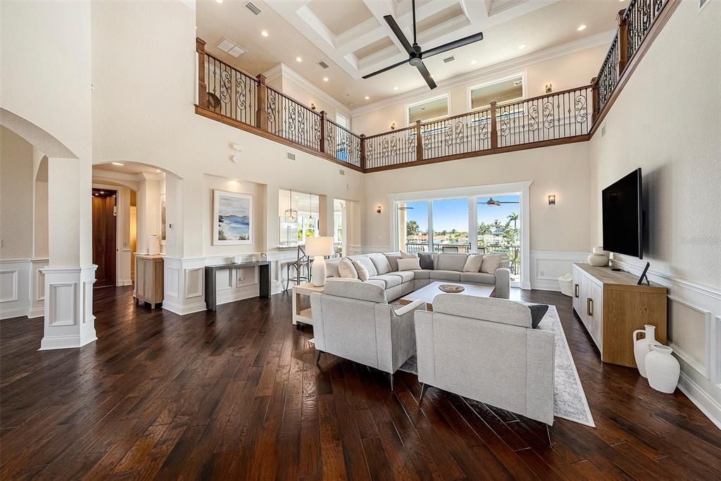 На продажу: $3,890,000 (3 спален, 3 ванн, 4509 Квадратных фут)