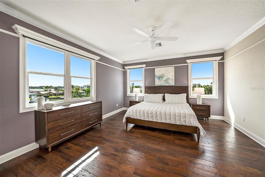 На продажу: $3,890,000 (3 спален, 3 ванн, 4509 Квадратных фут)