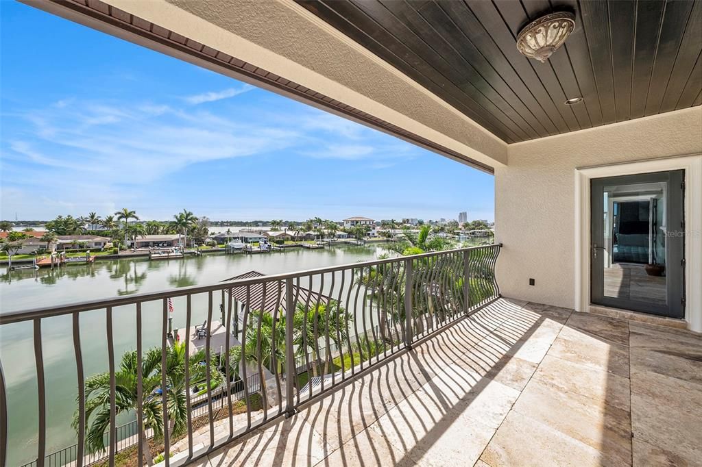 На продажу: $3,890,000 (3 спален, 3 ванн, 4509 Квадратных фут)