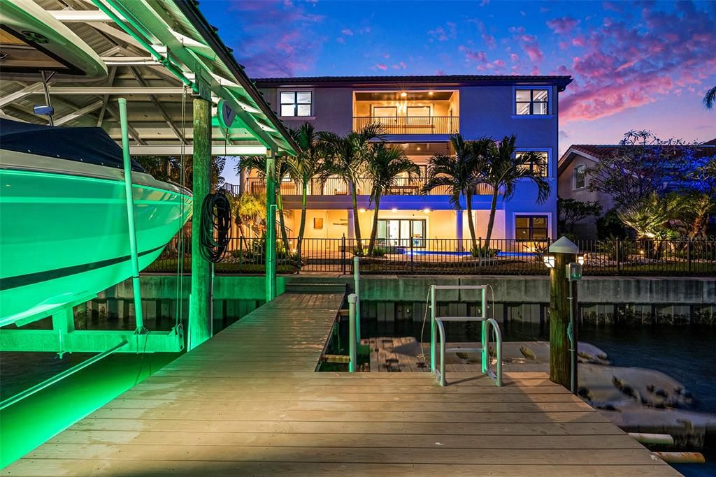 На продажу: $3,890,000 (3 спален, 3 ванн, 4509 Квадратных фут)