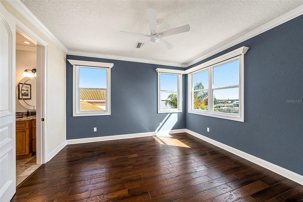 На продажу: $3,890,000 (3 спален, 3 ванн, 4509 Квадратных фут)