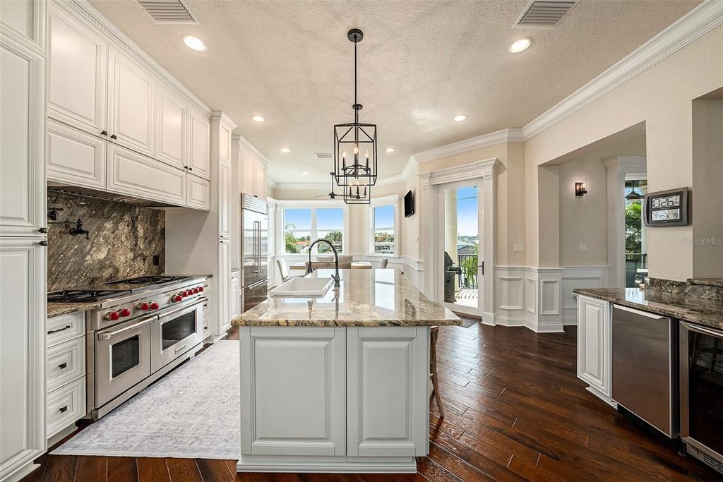 На продажу: $3,890,000 (3 спален, 3 ванн, 4509 Квадратных фут)