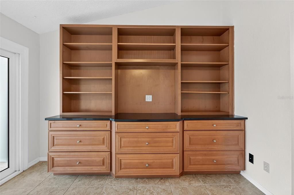 На продажу: $375,000 (3 спален, 3 ванн, 1998 Квадратных фут)