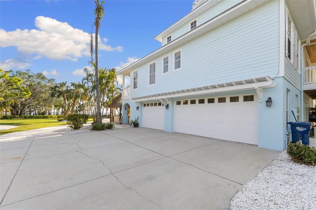 For Rent: $15,000 (3 beds, 2 baths, 5326 Square Feet)