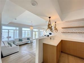 出租: $19,900 (9 贝兹, 10 浴室, 9279 平方英尺)