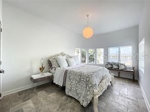 出租: $19,900 (9 贝兹, 10 浴室, 9279 平方英尺)