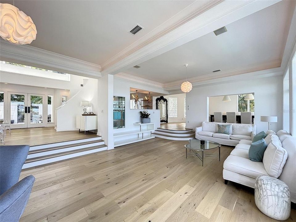 出租: $19,900 (9 贝兹, 10 浴室, 9279 平方英尺)