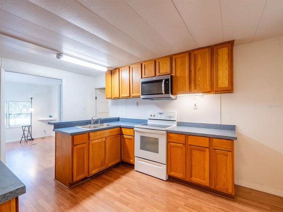 待售: $119,000 (3 贝兹, 1 浴室, 1312 平方英尺)