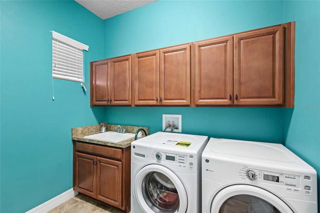 Active With Contract: $759,000 (3 beds, 2 baths, 3216 Square Feet)