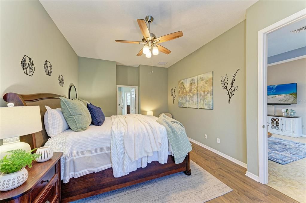 Activo con contrato: $754,900 (4 camas, 3 baños, 2815 Pies cuadrados)