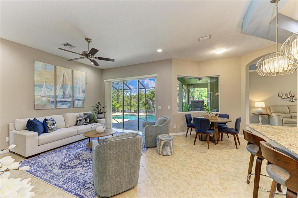 Activo con contrato: $754,900 (4 camas, 3 baños, 2815 Pies cuadrados)