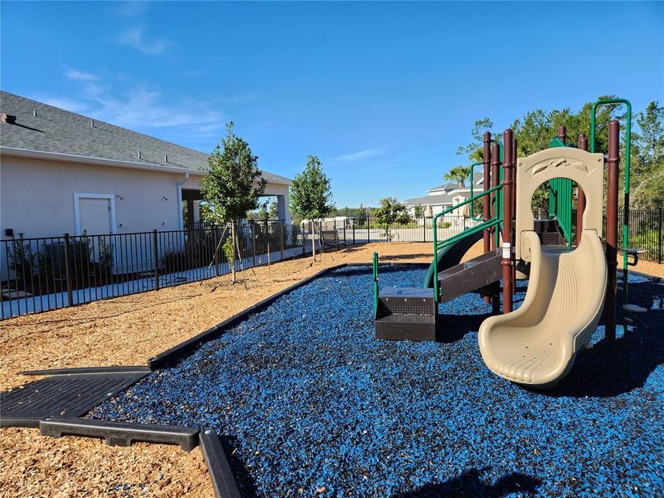 Active With Contract: $489,000 (3 beds, 2 baths, 1908 Square Feet)