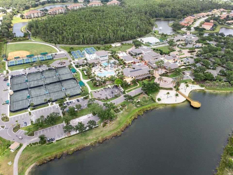 For Sale: $269,900 (2 beds, 2 baths, 1248 Square Feet)