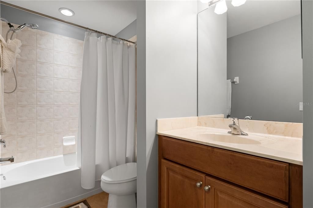 For Sale: $269,900 (2 beds, 2 baths, 1248 Square Feet)