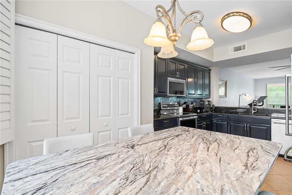 For Sale: $269,900 (2 beds, 2 baths, 1248 Square Feet)