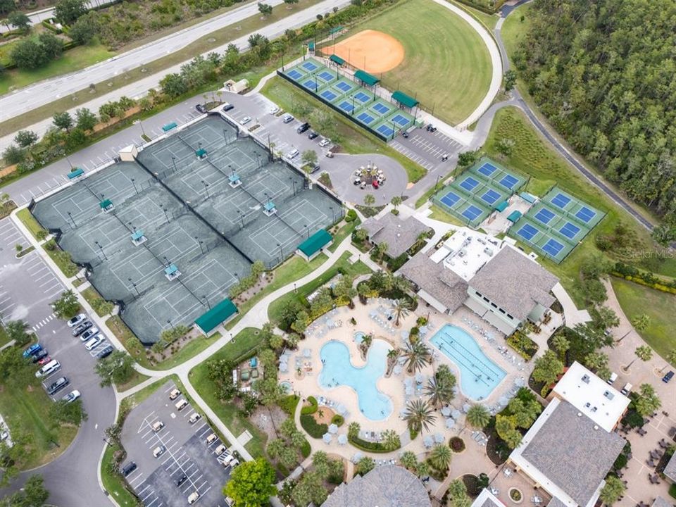 For Sale: $269,900 (2 beds, 2 baths, 1248 Square Feet)