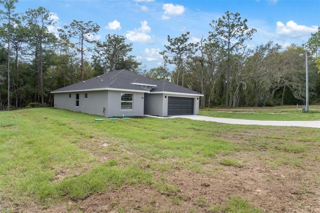 For Rent: $2,400 (4 beds, 2 baths, 1662 Square Feet)