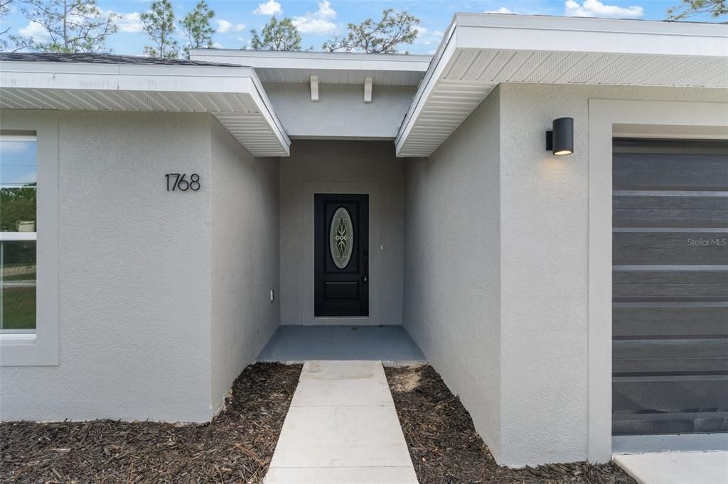 For Rent: $2,400 (4 beds, 2 baths, 1662 Square Feet)