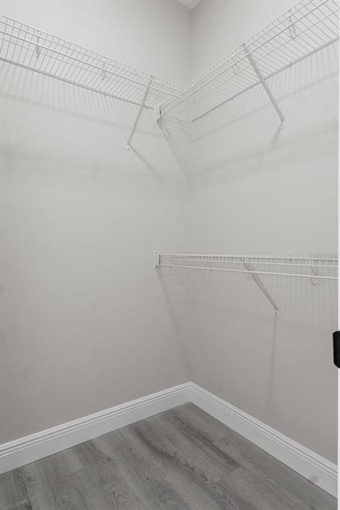 For Rent: $2,400 (4 beds, 2 baths, 1662 Square Feet)