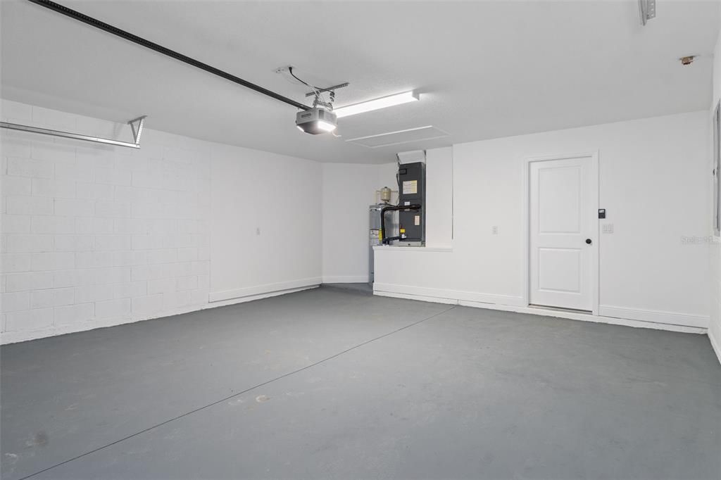 For Rent: $2,400 (4 beds, 2 baths, 1662 Square Feet)