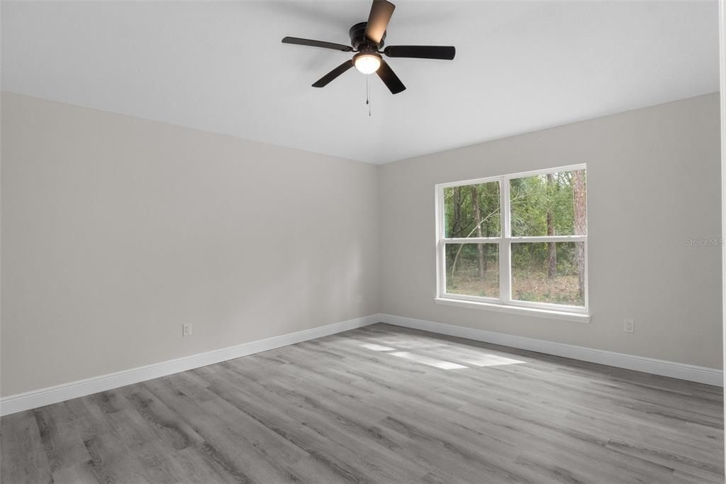 For Rent: $2,400 (4 beds, 2 baths, 1662 Square Feet)