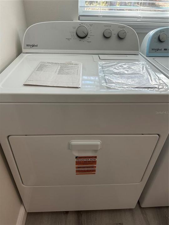 For Rent: $2,400 (4 beds, 2 baths, 1662 Square Feet)