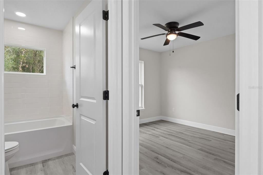 For Rent: $2,400 (4 beds, 2 baths, 1662 Square Feet)