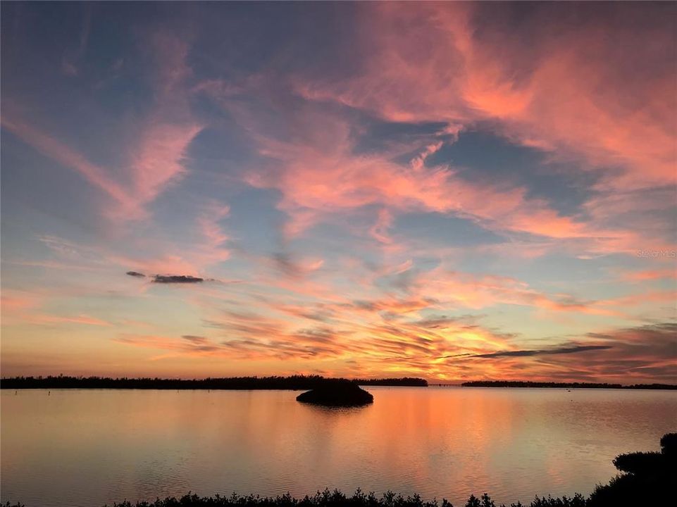 出租: $4,300 (2 贝兹, 2 浴室, 1350 平方英尺)