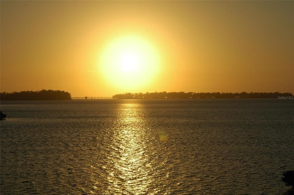 出租: $4,300 (2 贝兹, 2 浴室, 1350 平方英尺)