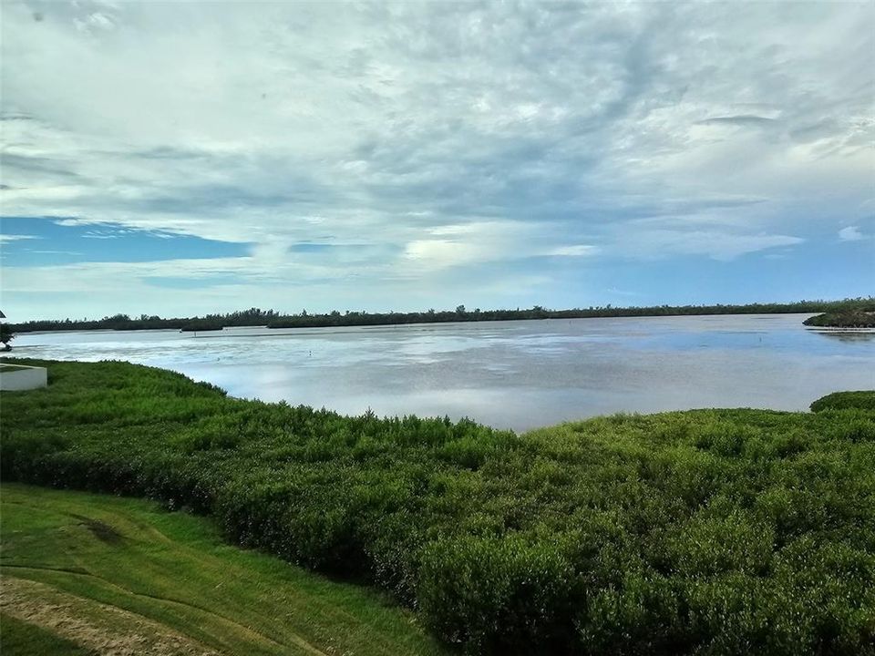 出租: $4,300 (2 贝兹, 2 浴室, 1350 平方英尺)