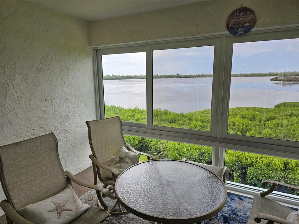 出租: $4,300 (2 贝兹, 2 浴室, 1350 平方英尺)