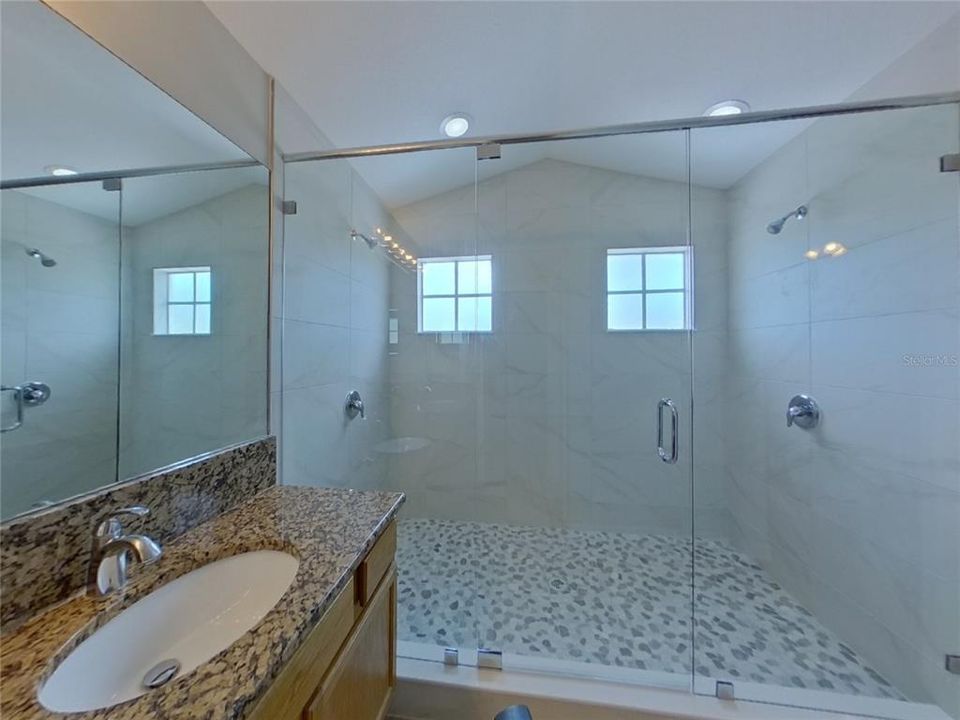 Под контрактом: $2,359 (3 спален, 2 ванн, 1916 Квадратных фут)