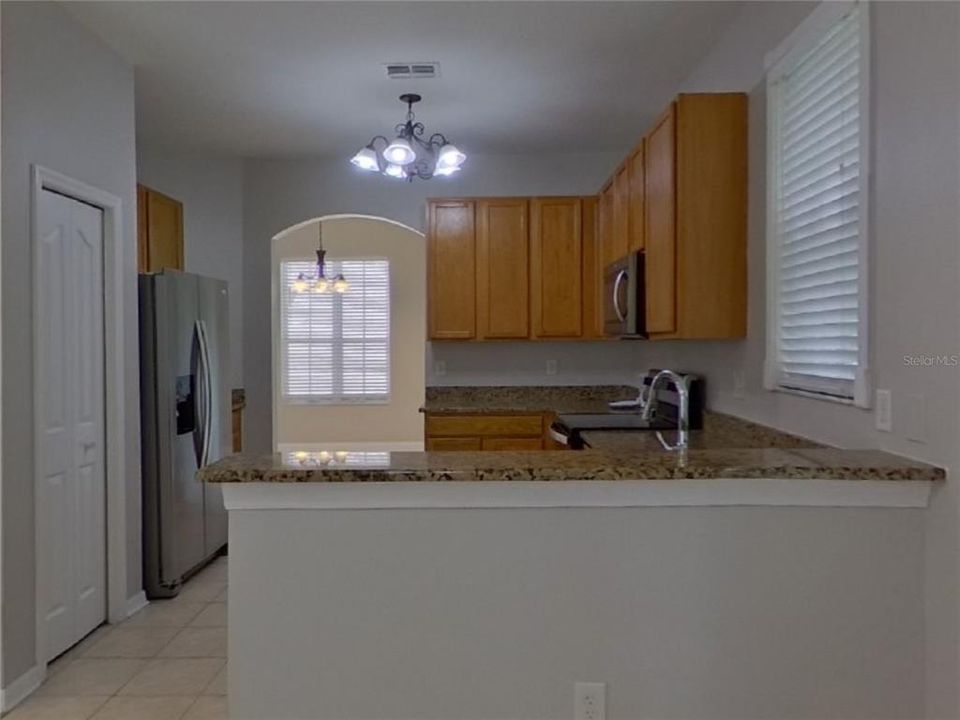 Под контрактом: $2,359 (3 спален, 2 ванн, 1916 Квадратных фут)